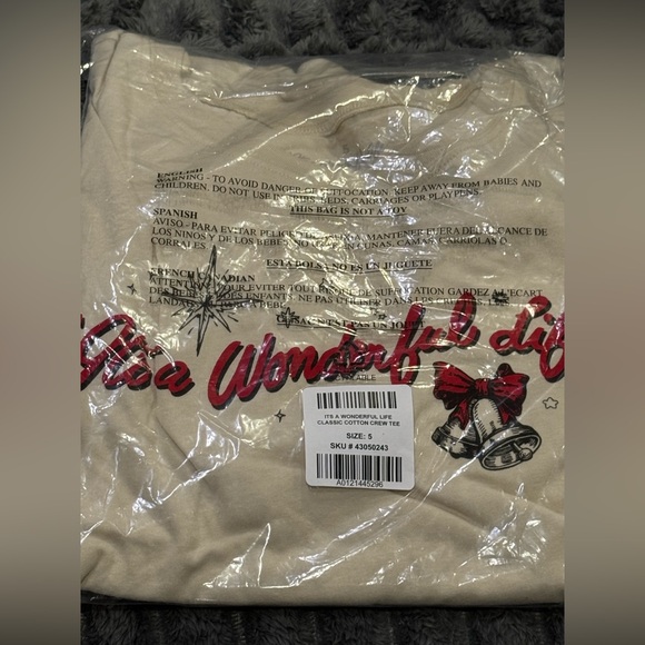 NWT Torrid It’s a Wonderful Life short sleeve t-shirt size 5X - Picture 5 of 6
